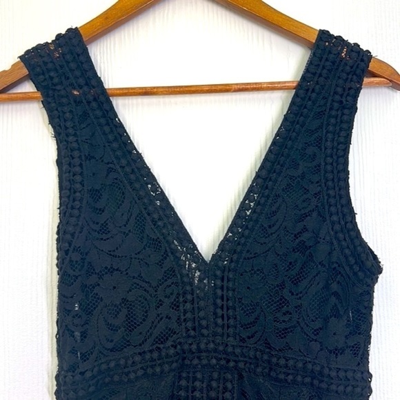 Forever 21 - Black Flat Lace Lined Deep V Neck Sleeveless Midi Dress Size Small - Picture 13 of 13